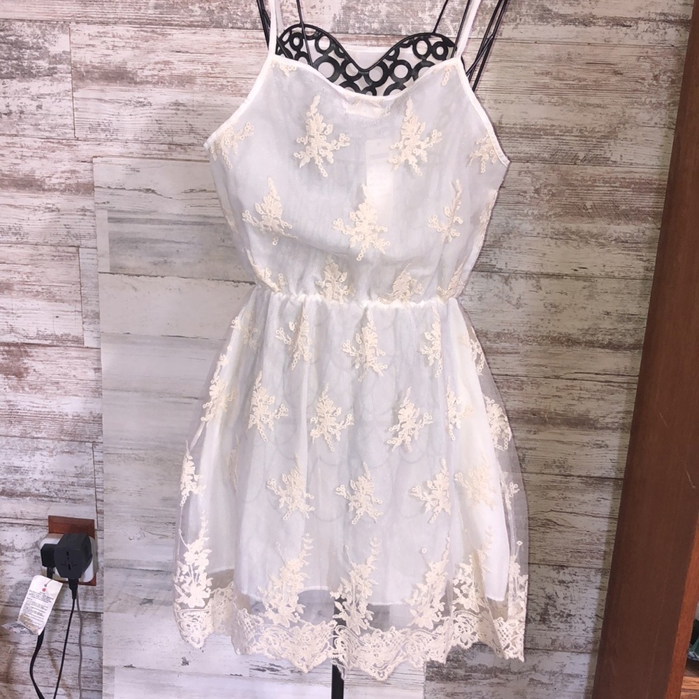 Eunice Lai lace floral white dress mini dress size medium wedding rehearsal dres - Picture 7 of 7